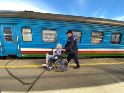 Неработающим пенсионерам и инвалидам предоставляется компенсация расходов на трансфер пассажиров поезда по маршруту Якутск – ж.д. вокзал Нижний Бестях